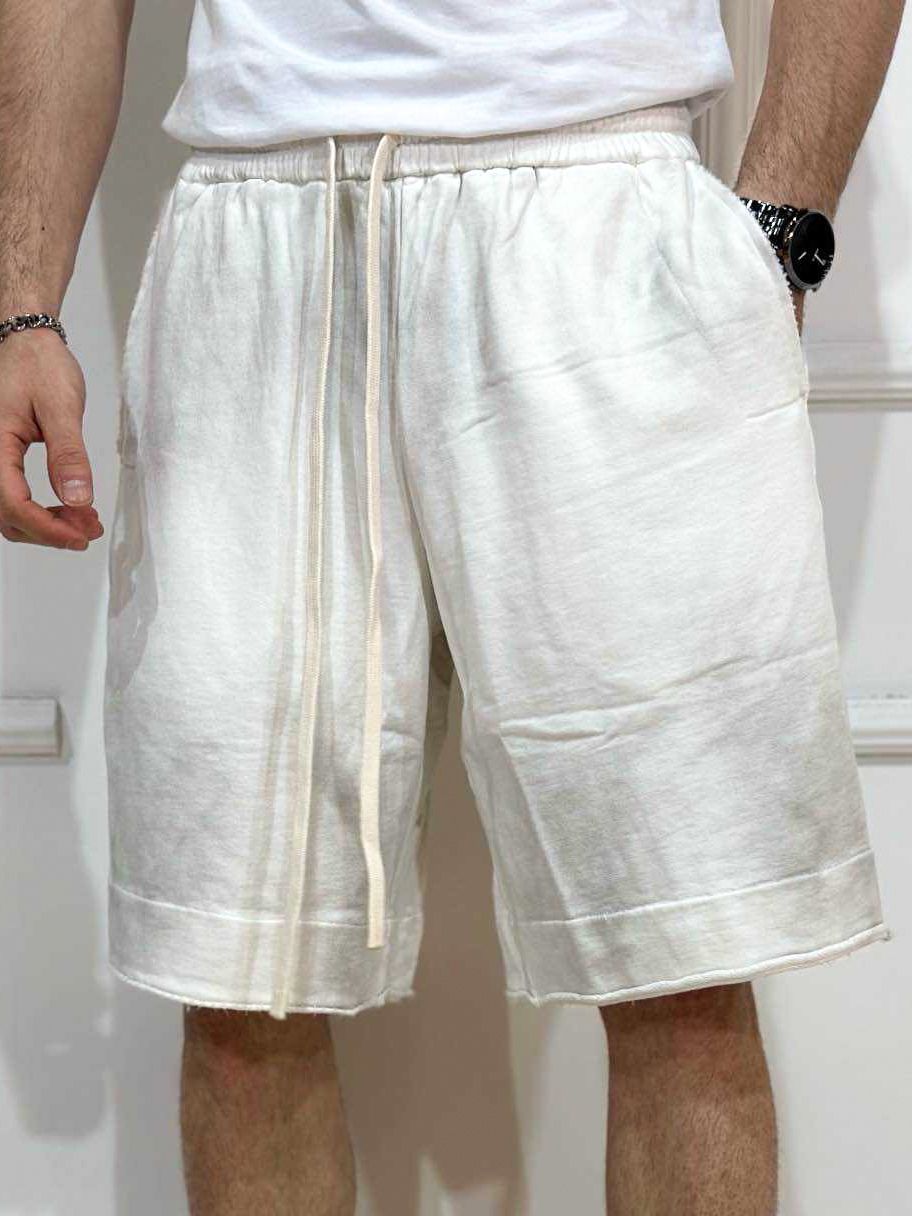 Pantaloni scurti albi barbati – Siret lung, look uzat, streetwear