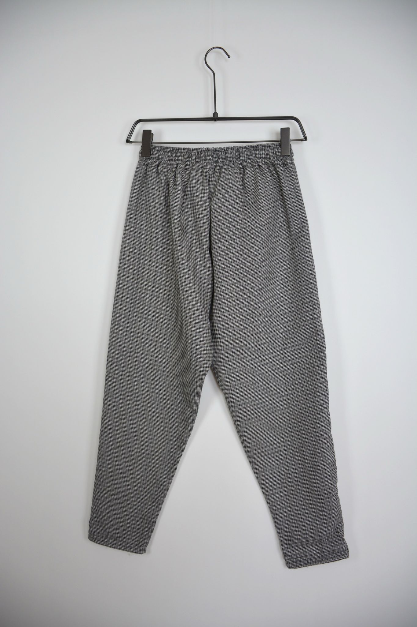 Pantaloni cu Model Grafic pentru Bărbați – Stil Urban, Casual & Original