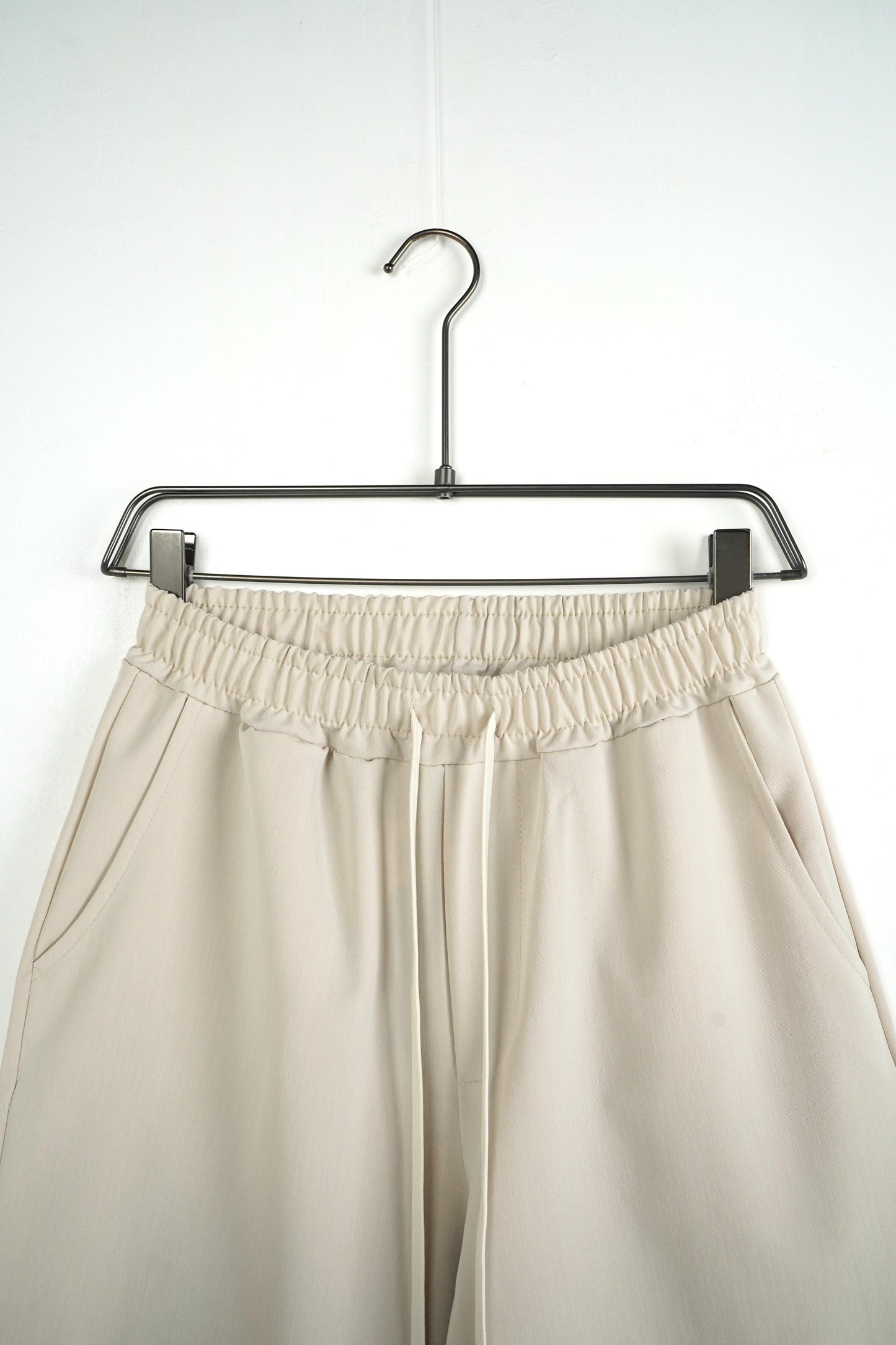 Pantaloni Scurti Barbati Crem cu Siret Lung