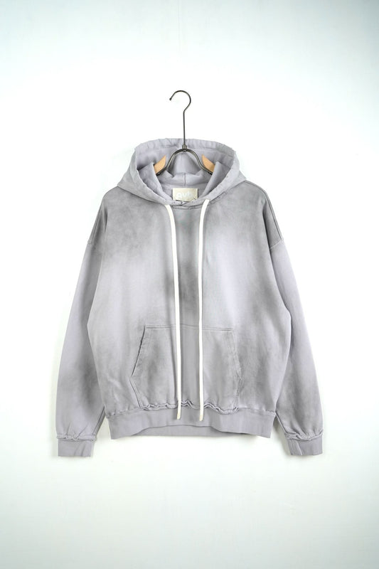 De ce sunt hanoracele minimaliste cu șireturi lungi un must have în sezonul toamnă iarnă 2025?