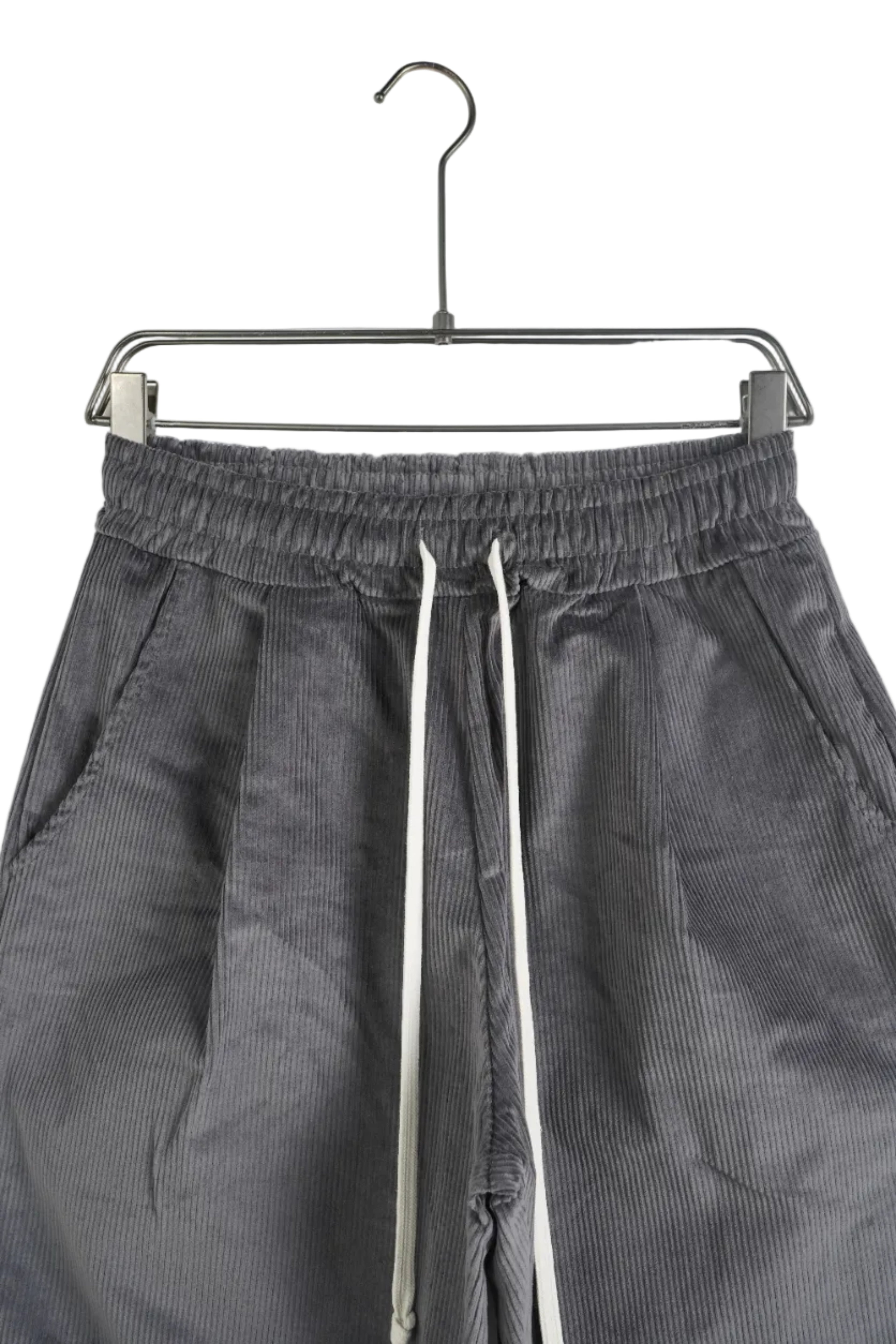 Ce încălțăminte merge la pantalonii maro pentru bărbați