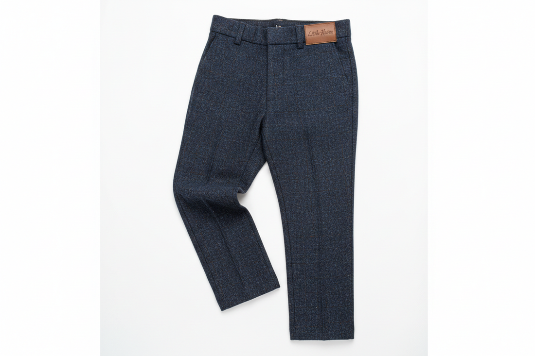 Ghid Complet: Cum Alegi Cei Mai Buni Pantaloni de Școală pentru Băieți (Materiale, Mărimi și Stil)