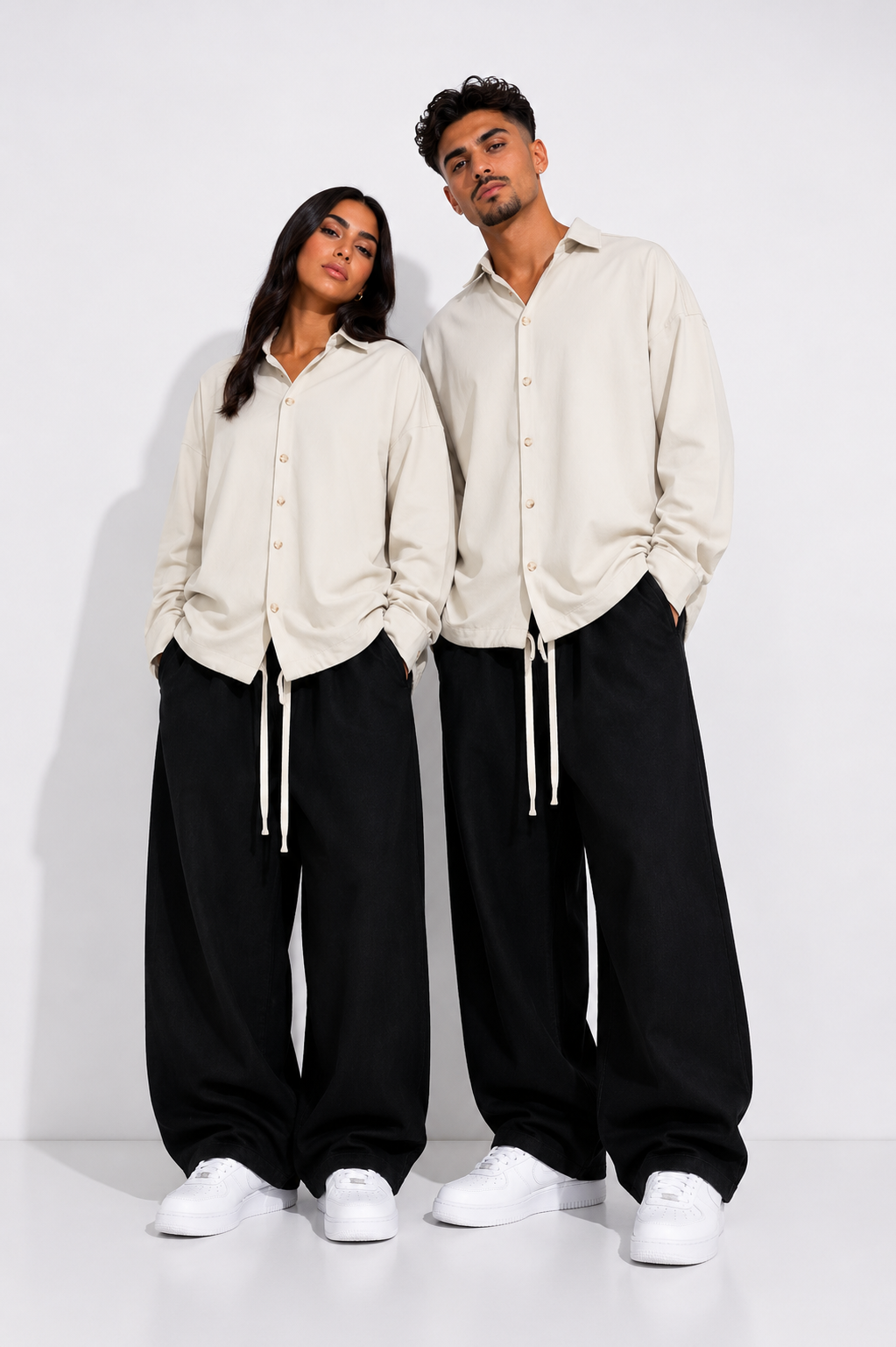 Cămașă oversized crem casual cu nasturi frontali și design modern minimalist