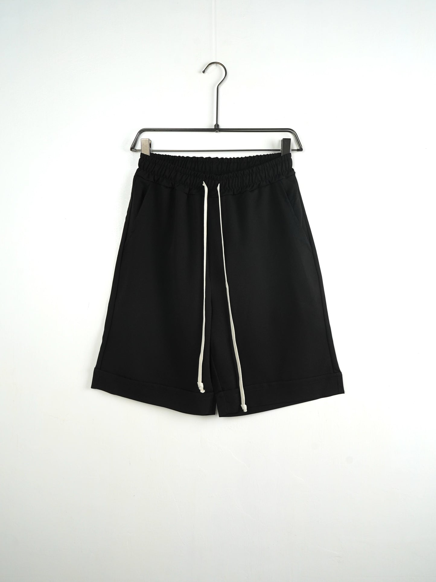 Pantaloni Scurti Barbati Negrii cu Siret Lung