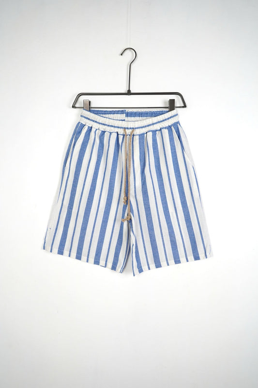 Pantaloni Scurți Albi Bărbați cu Dungi Bleumarin și Șiret Maro – Stil Urban de Vară