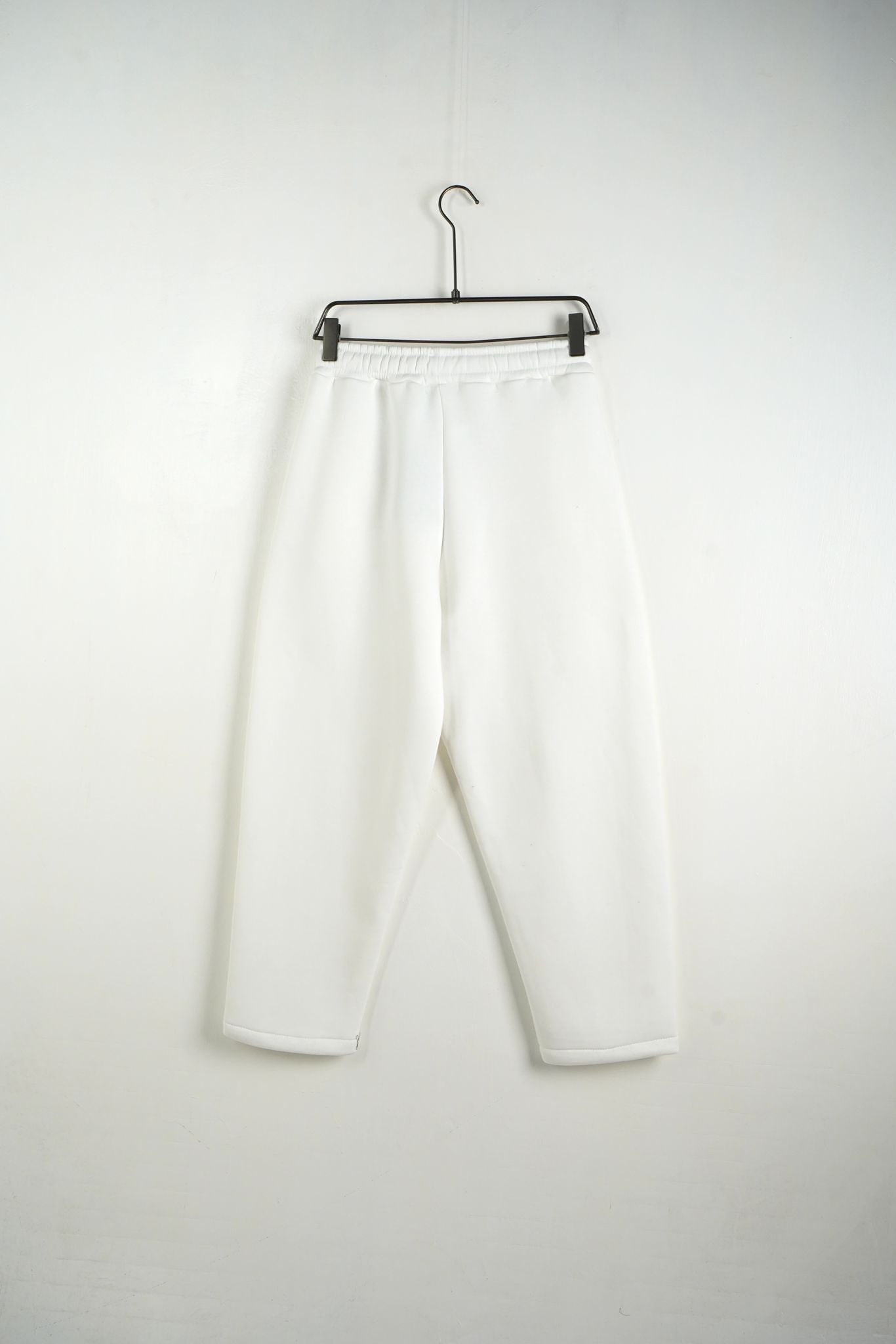 Pantaloni Lungi Bărbați Albi din Bumbac – Stil Trening