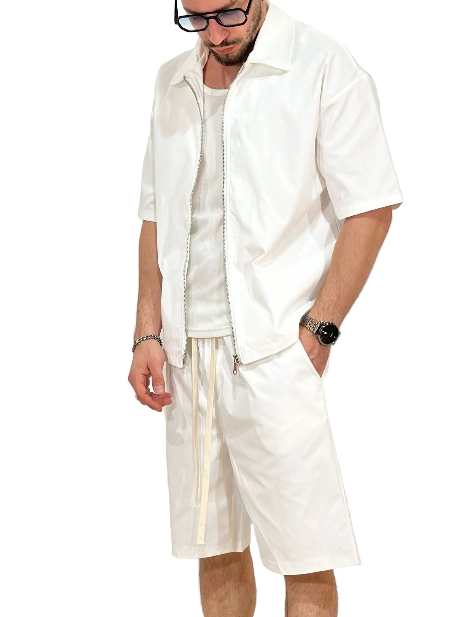 Set Bărbați Alb – Pantaloni Scurți și Bluză cu Fermoar