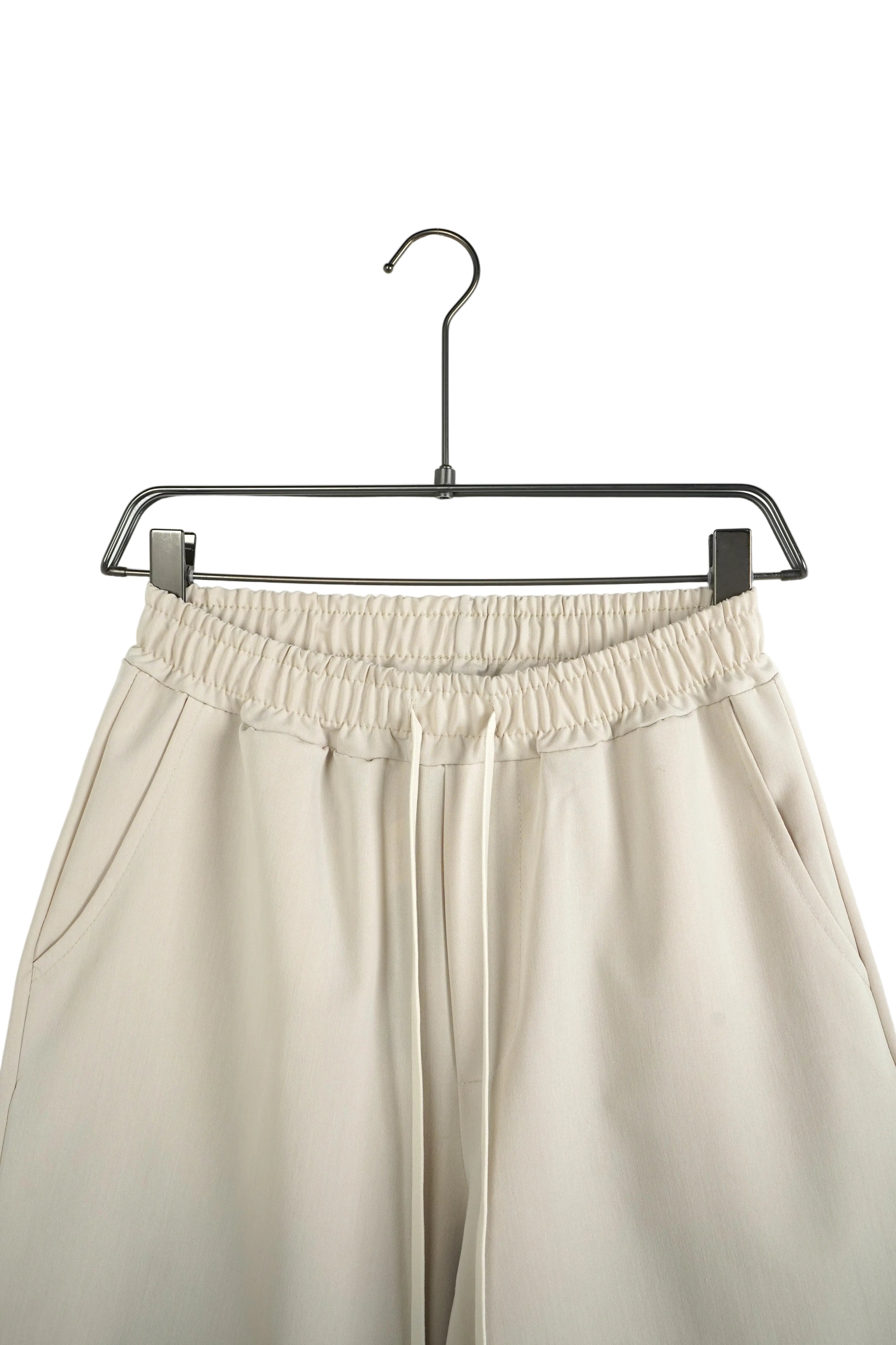 Bermude de trening din bumbac crem cu șnur lung și buzunare laterale