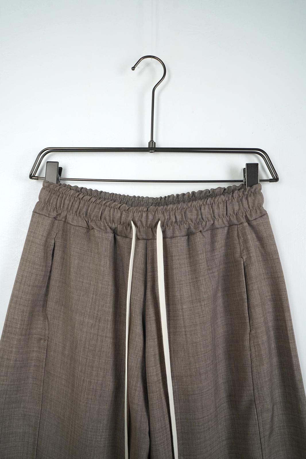 Set bărbați casual maro — tricou și pantaloni cu șnur