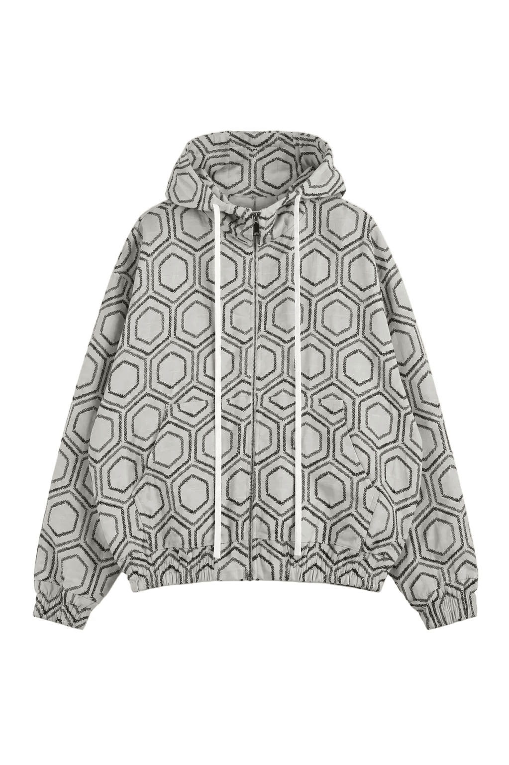 Geacă hoodie albă cu fermoar și model geometric negru repetitiv, fotografiată în studio minimalist pe fundal deschis, stil lu