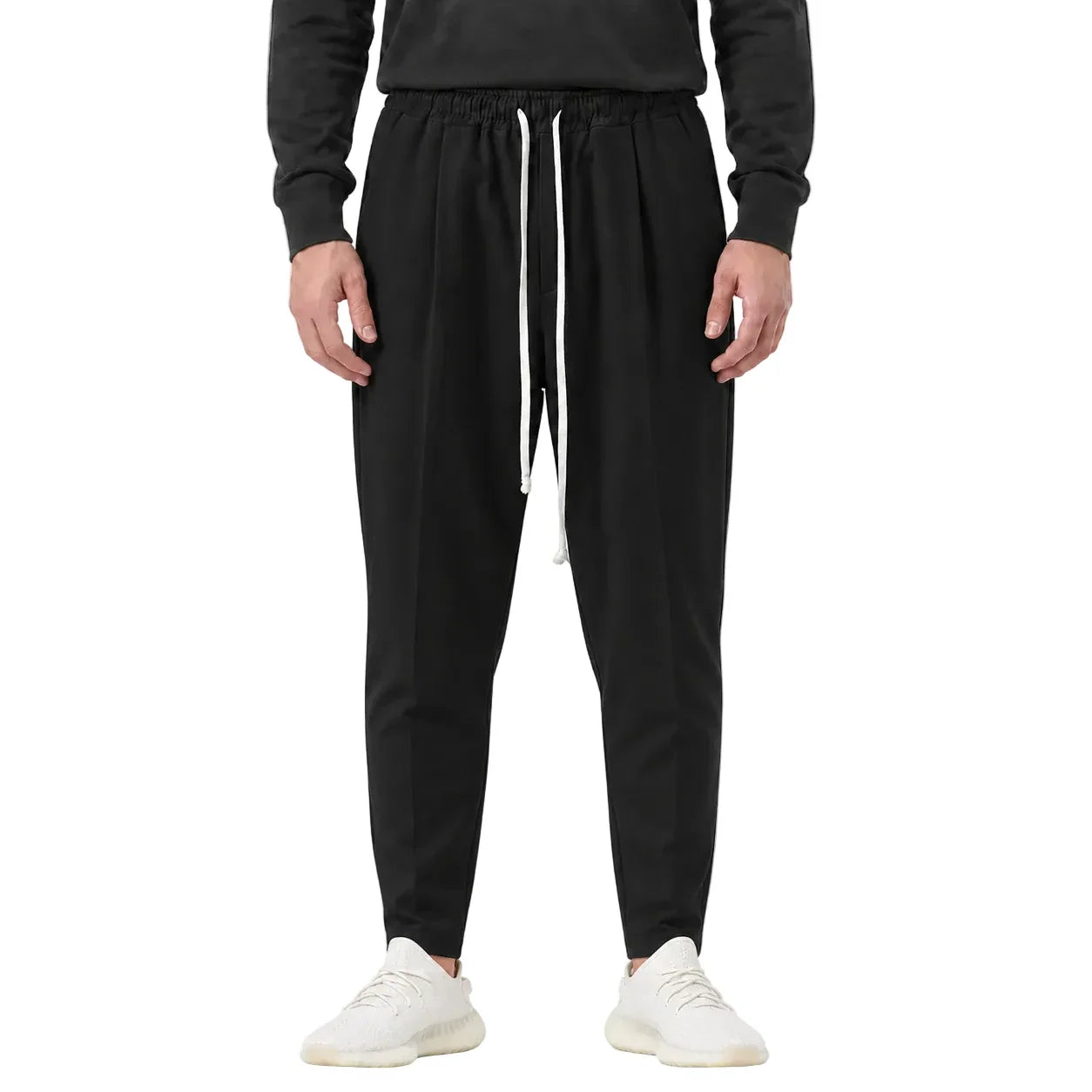 Pantaloni negri pentru bărbați, carrot fit ușor slim, purtați din față cu șnur lung alb