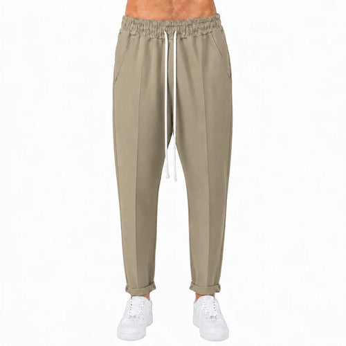 Pantaloni lungi slim maro deschis pentru bărbați, vedere din față cu șnur