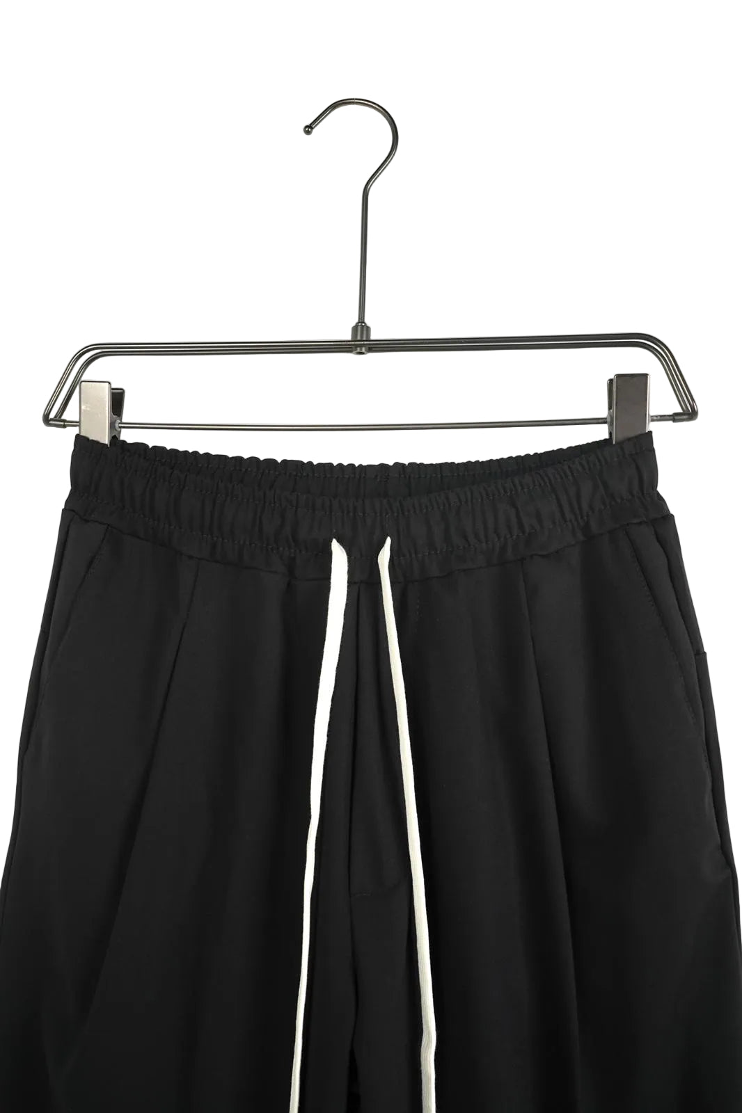 Model de pantaloni cu șiret lung bărbați, culoare negru mat, croială clasică regular ideală pentru un stil urban relaxat