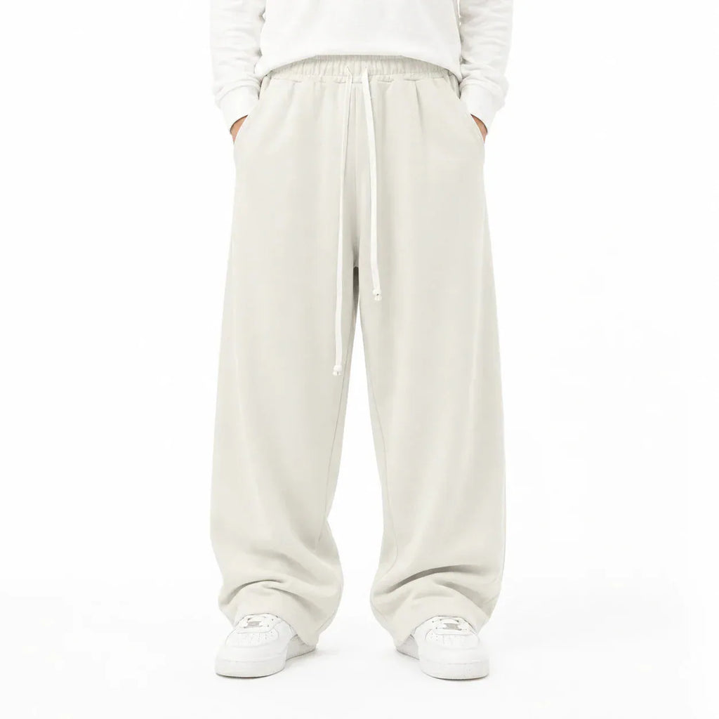 Pantaloni lungi bej deschis pentru bărbați, croială largă, vedere din față cu șnur