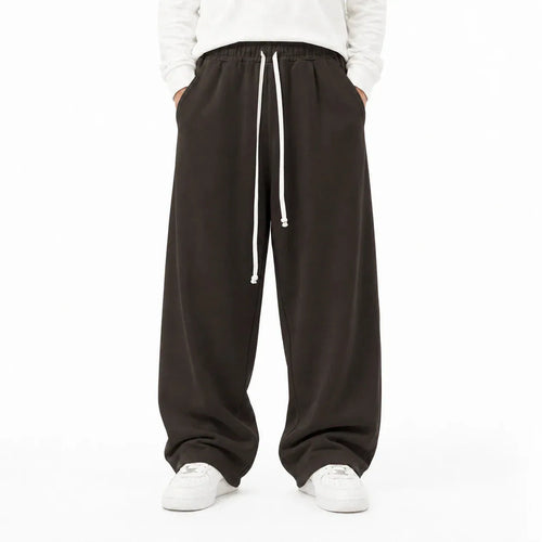 Pantaloni lungi maro pentru bărbați, croială largă, vedere din spate cu buzunar aplicat