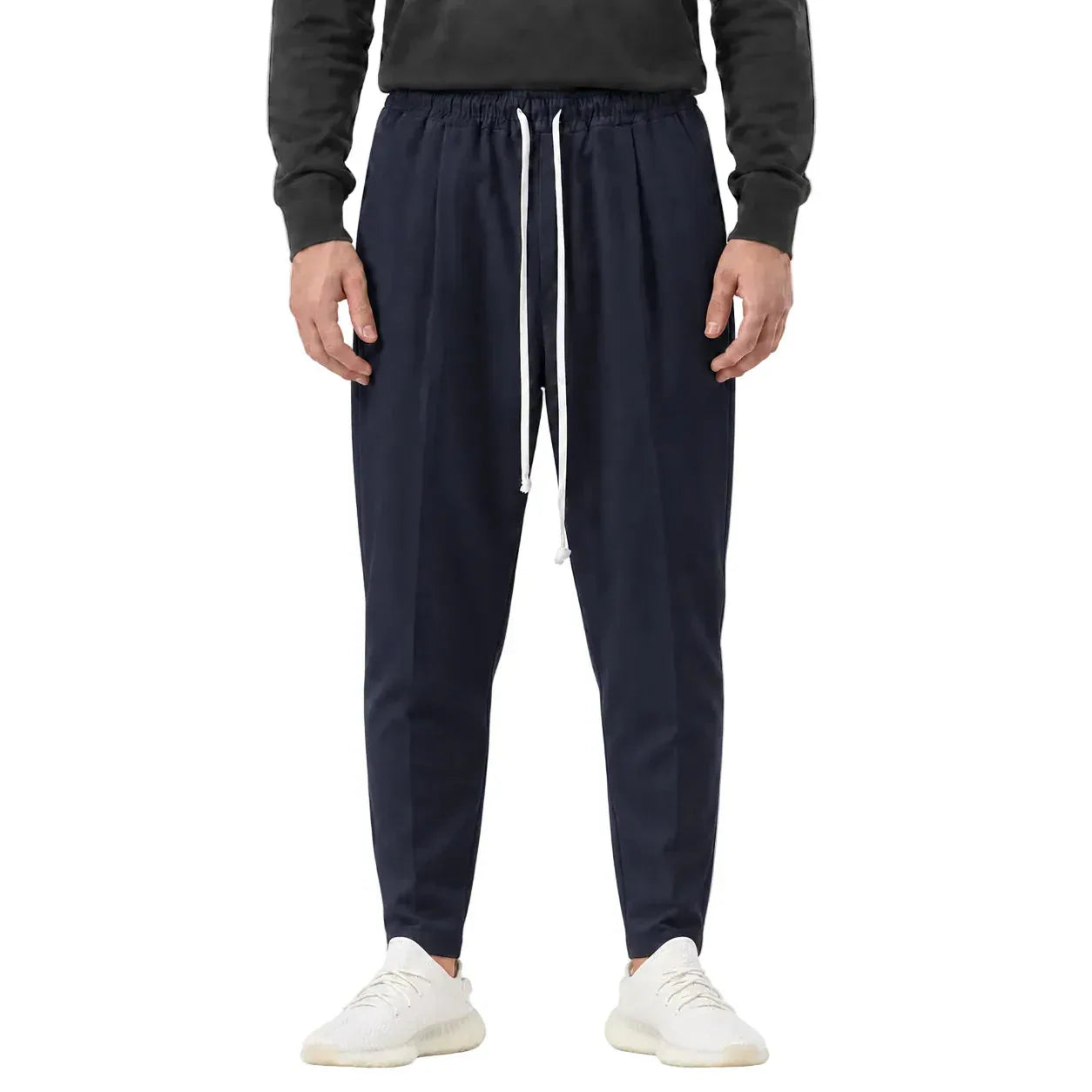 Pantaloni bleumarin pentru bărbați, croială ușor slim, purtați din față cu șnur alb