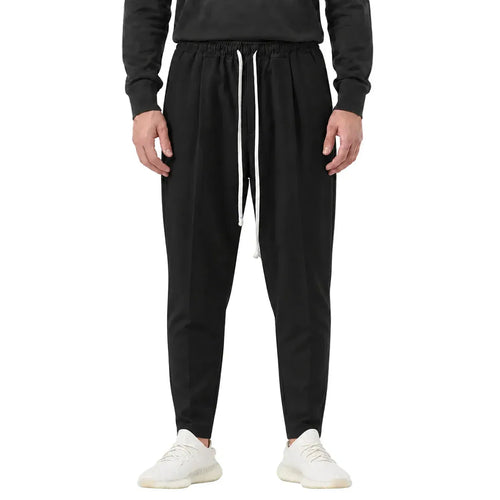 Pantaloni negri pentru bărbați, carrot fit ușor slim, purtați din față cu șnur lung alb