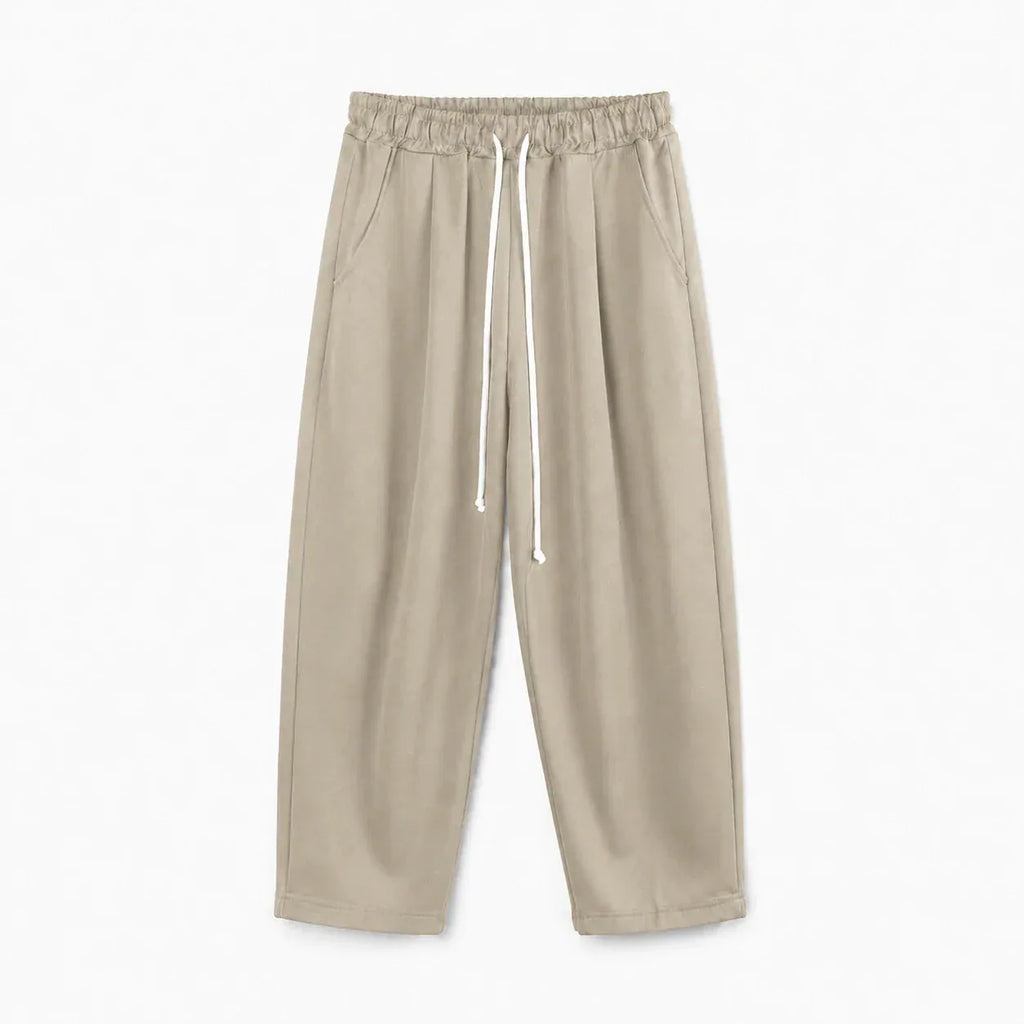 Pantaloni camel cu croială largă pentru bărbați, vedere din spate cu buzunar aplicat