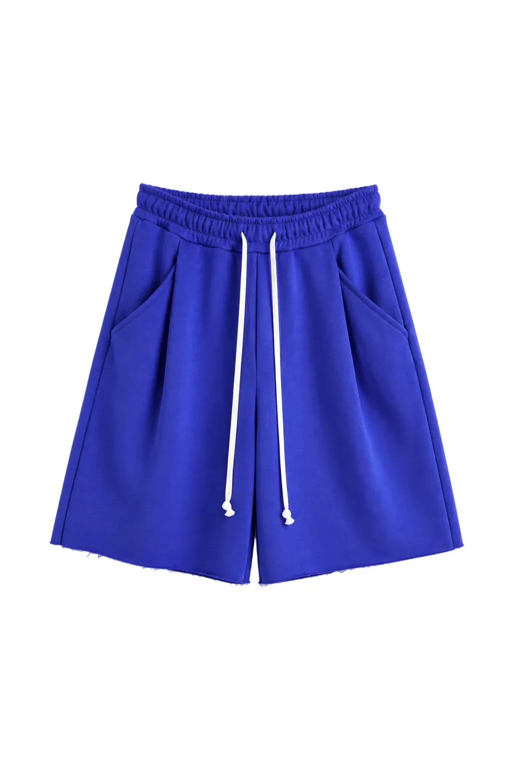 Pantaloni albastru regal oversized cu șnur lung în talie, având o cusătură decorativă frontală pe centrul piciorului, confecț