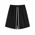 Pantaloni scurți negri subțiri de vară, cu șnur lung în talie, confecționați din material premium, vedere frontală.