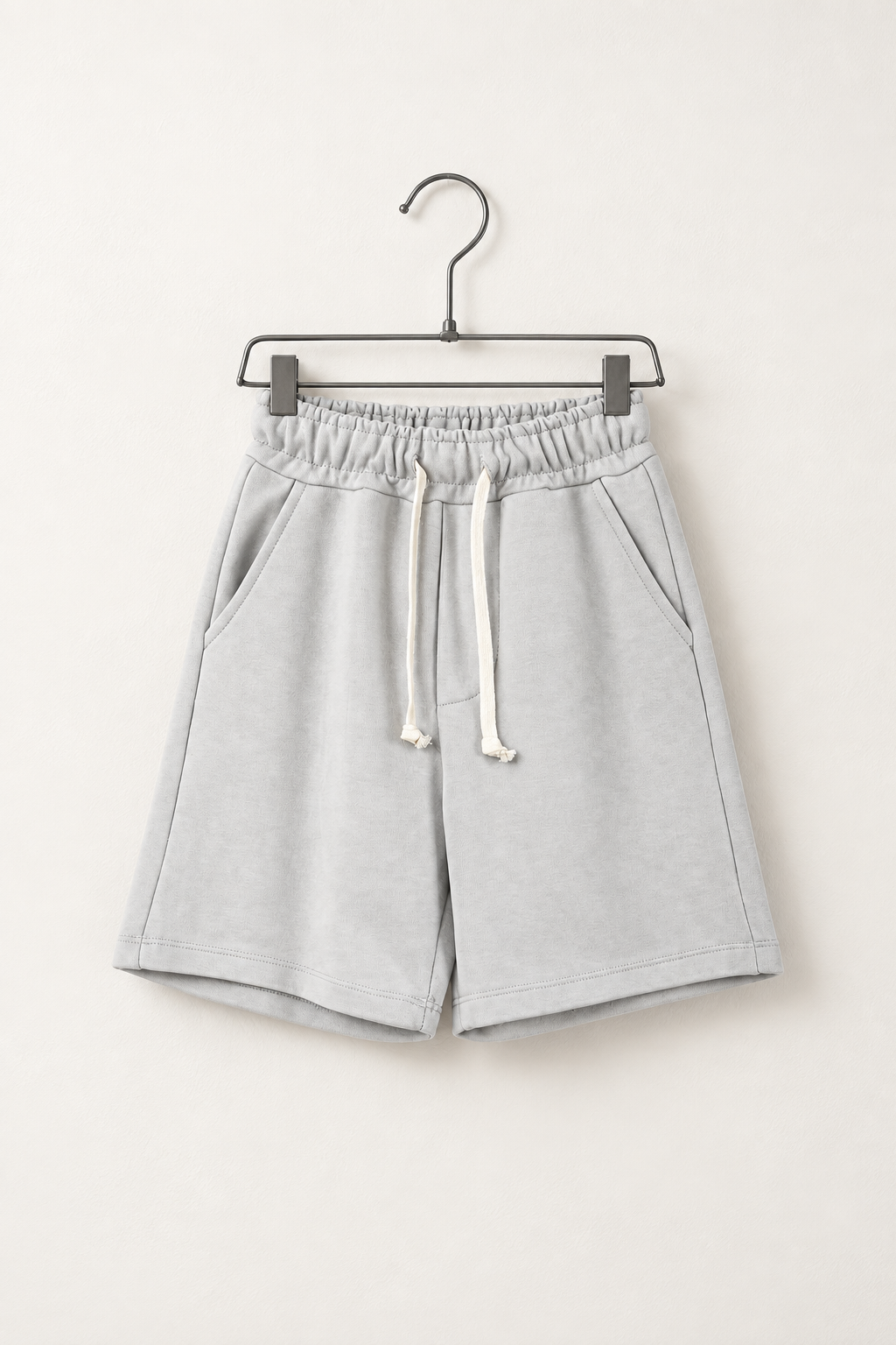 Pantaloni scurti Copii gri deschis casual talie ajustabila, material usor – fotografie produs pe umeraș