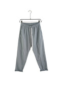 Pantaloni bărbați gri închis slim-fit cu șnur lung în talie, design urban modern
