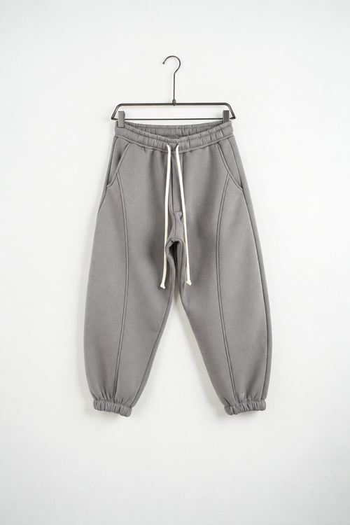 Pantaloni Jogger Balloon Fit Bărbați Gri Campus, vedere frontală pe umeraș, fundal deschis
