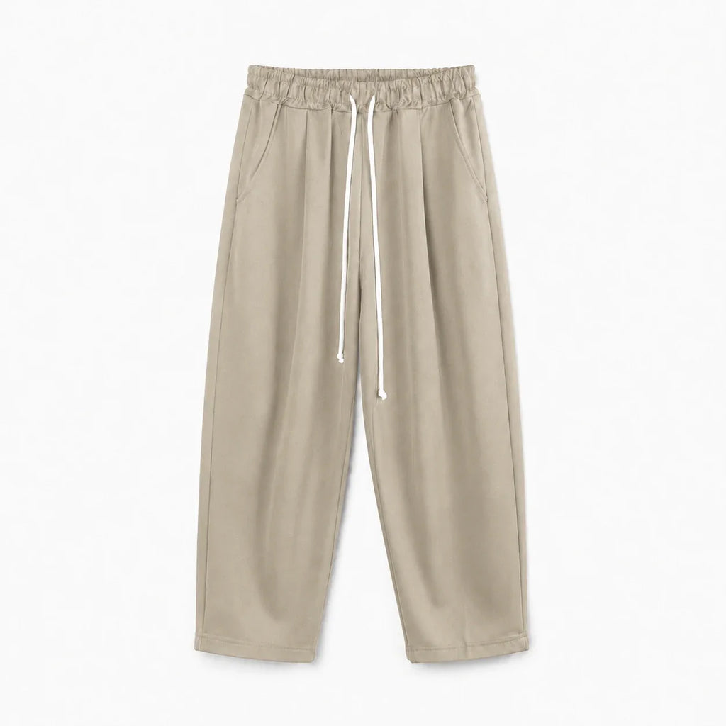 Pantaloni camel cu croială largă pentru bărbați, vedere din spate cu buzunar aplicat