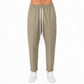 Pantaloni lungi slim maro deschis pentru bărbați, vedere din față cu șnur