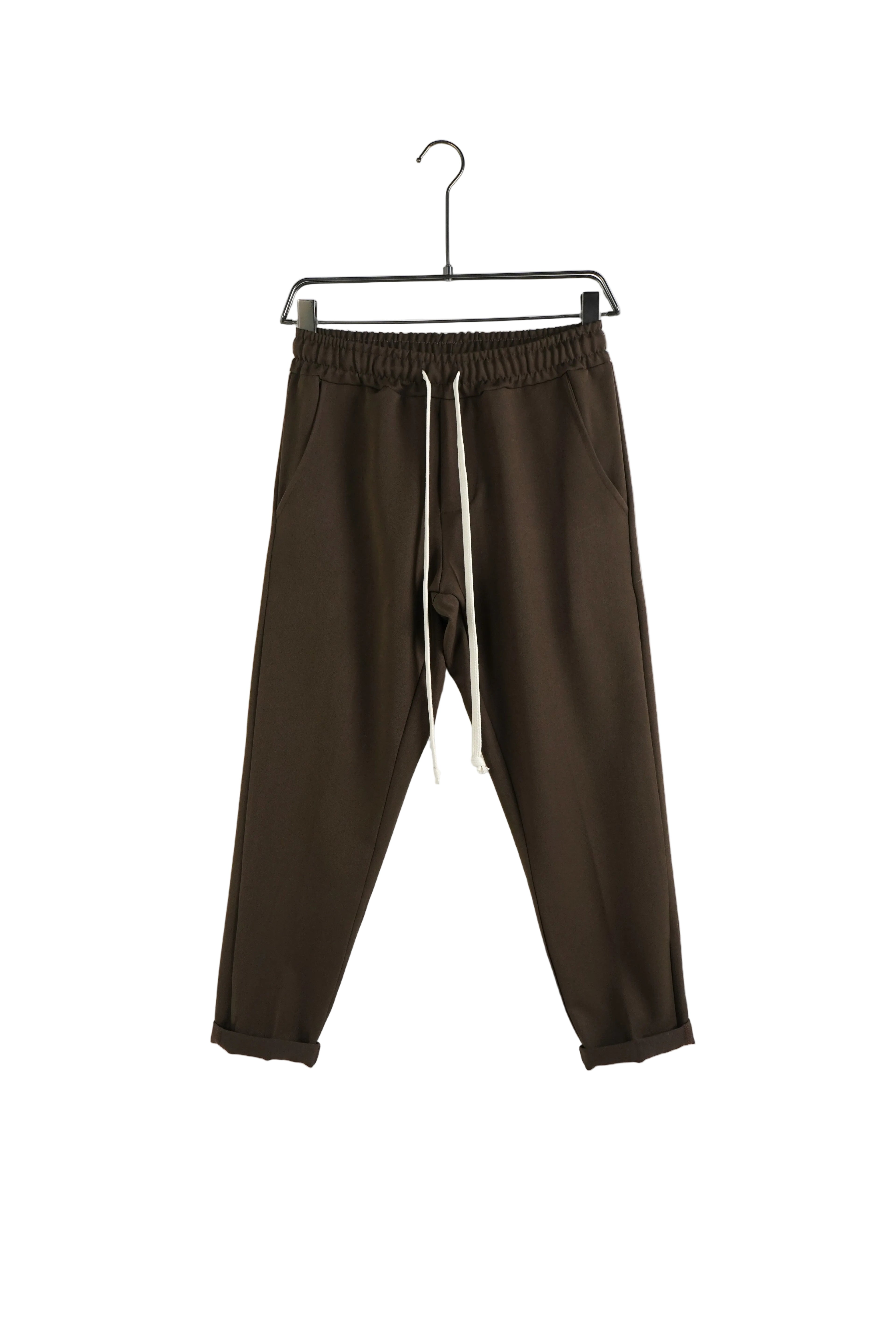 Pantaloni bărbați slim-fit maro cu șnur lung în talie și croială modernă