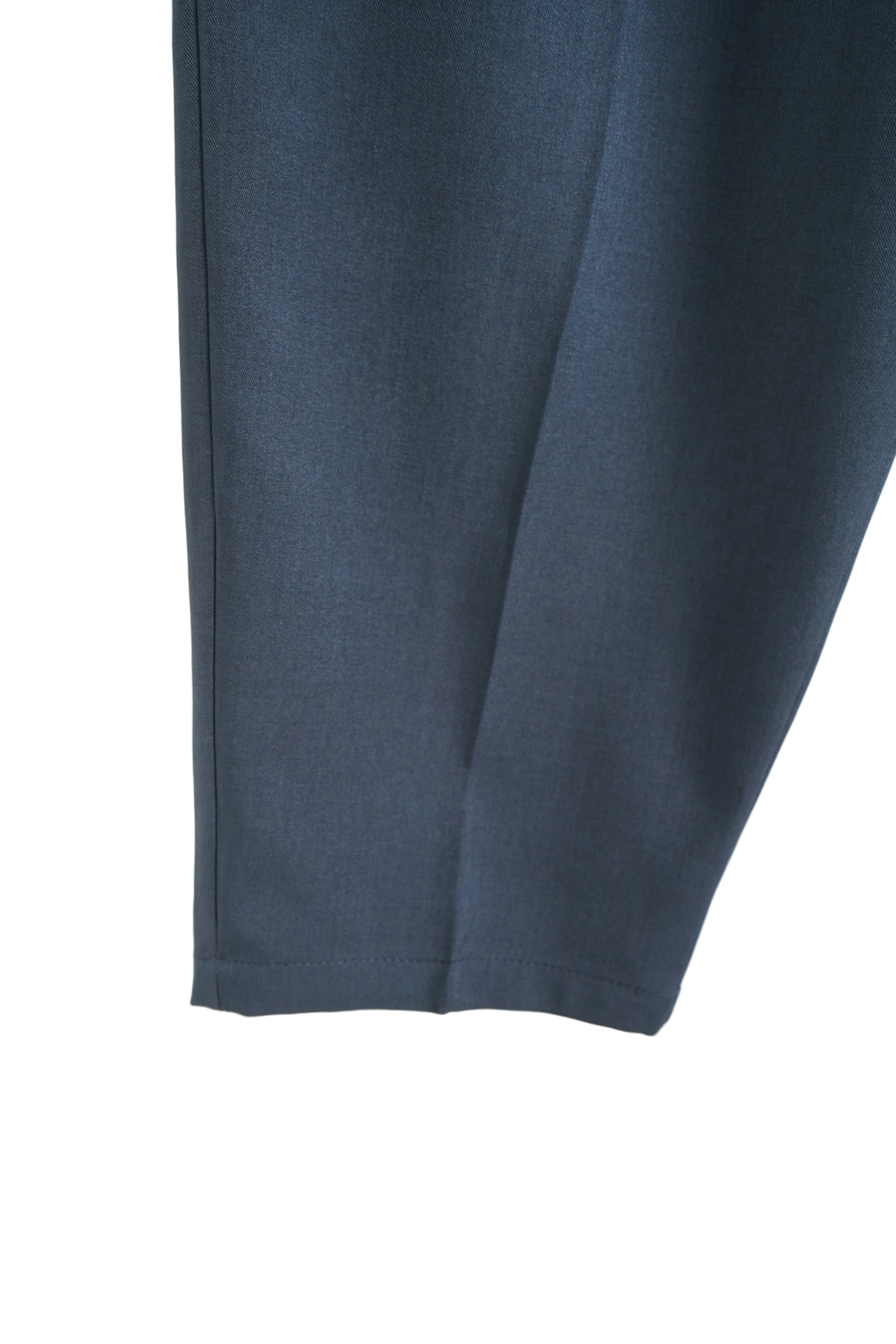 Pantaloni oversize bleumarin cu talie elastică și șiret lung ornamental care atârnă