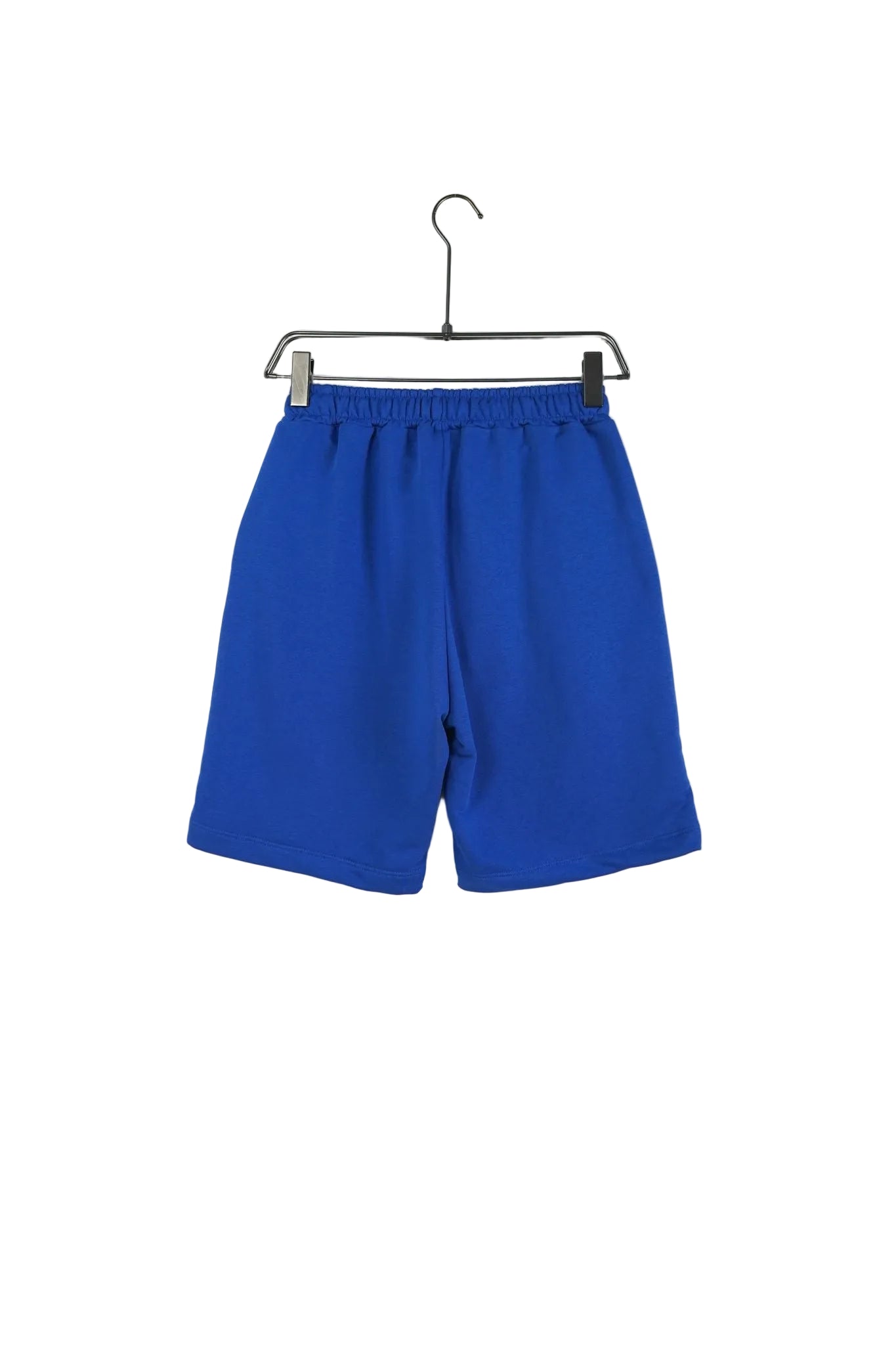 Pantaloni scurți albaștri bumbac design unisex, stil streetwear accesorizat cu șiret lung tip șnur, trend urban 2026