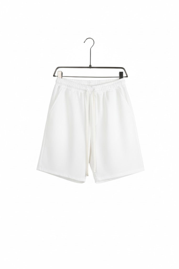 Pantaloni scurți albi stil streetwear pentru bărbați, cu șiret lung vizibil