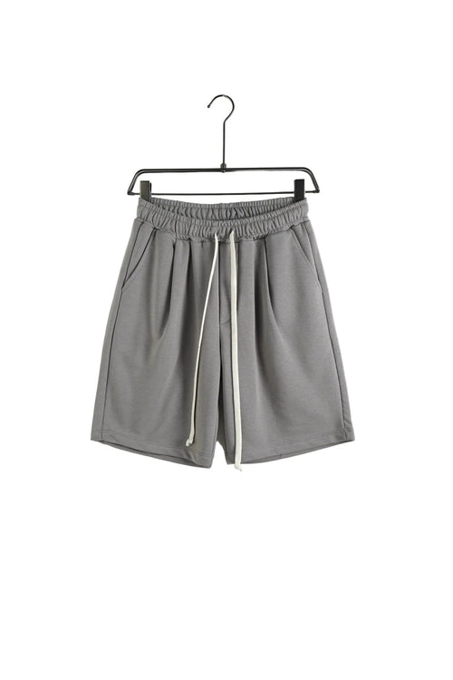 Pantaloni scurți gri, cu șiret lung ajustabil în talie, design casual și confortabil