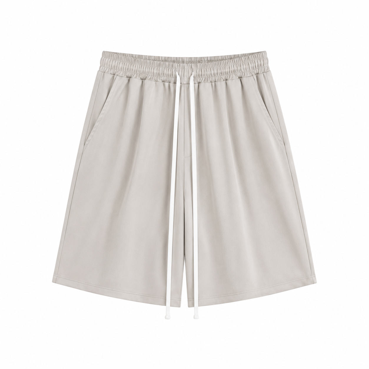 Pantaloni scurți bej deschis subțiri de vară, cu șnur lung în talie, confecționați din material premium, vedere frontală.