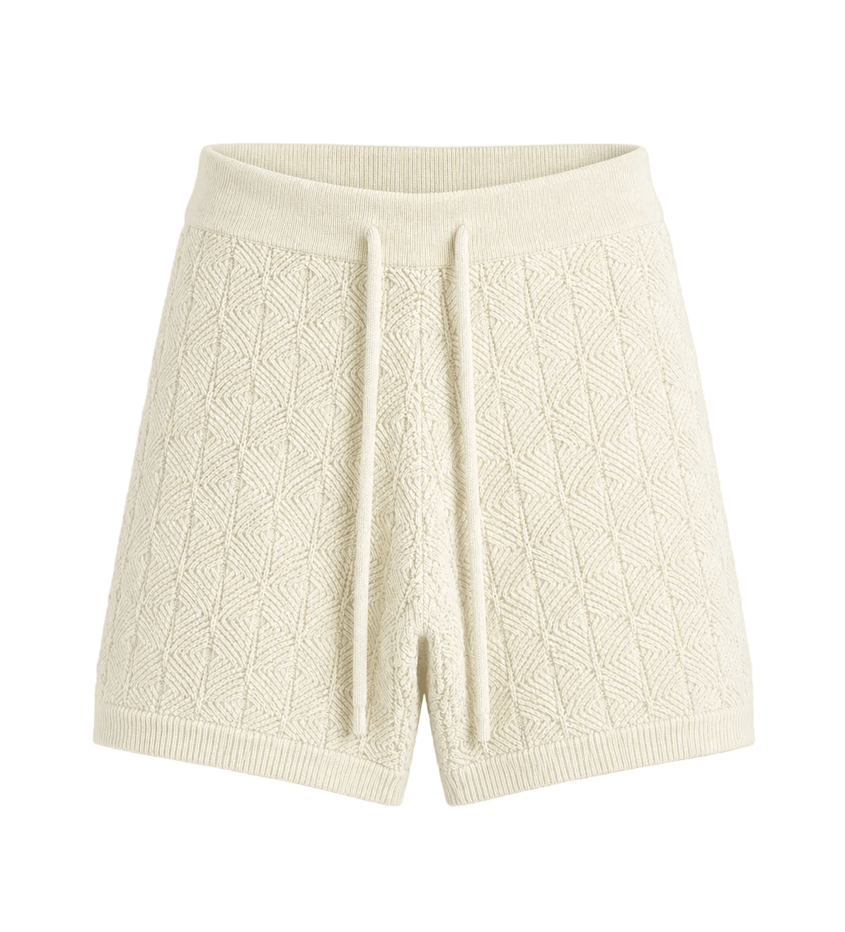 Pantaloni scurți crem, cu textură tricotată, talie elastică și șiret lung, prezentați pe un umeraș.