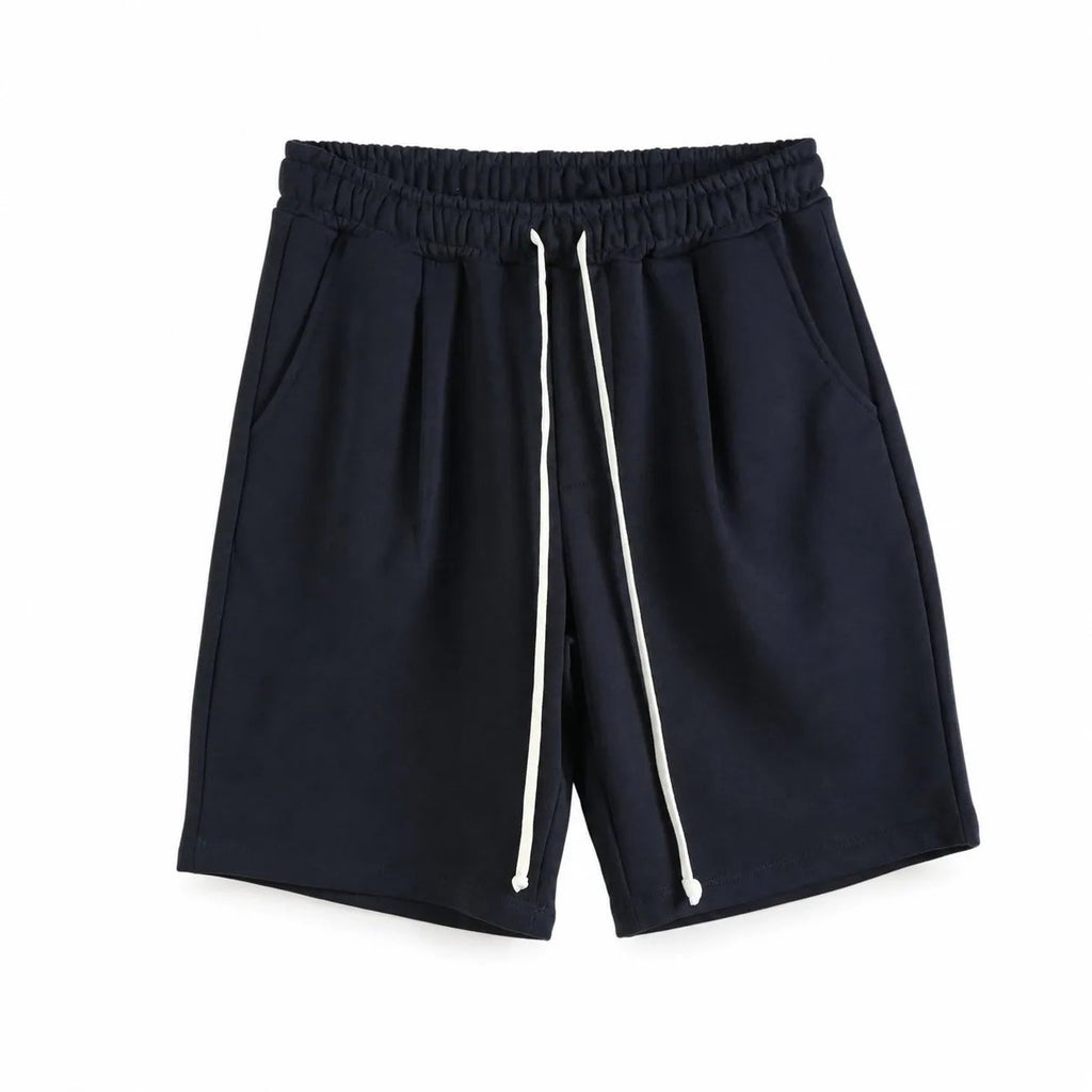 Pantaloni scurți pentru bărbați, culoare bleumarin, cu detaliu șnur lung în talie și material confortabil.
