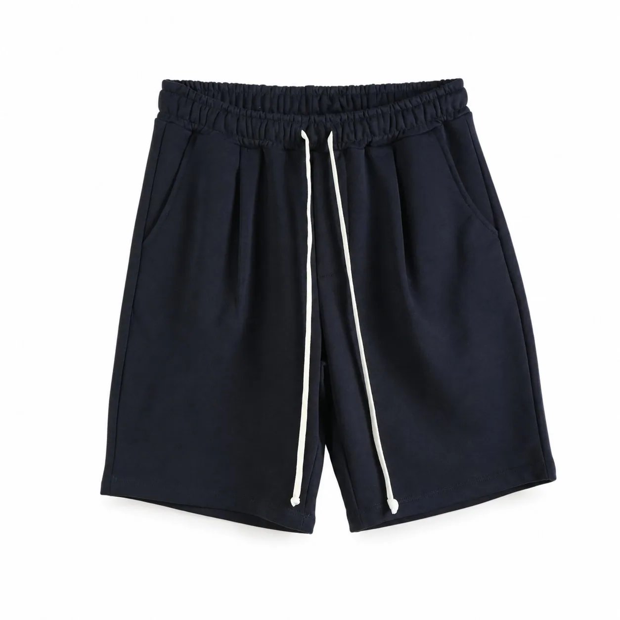 Pantaloni scurți pentru bărbați, culoare bleumarin, cu detaliu șnur lung în talie și material confortabil.