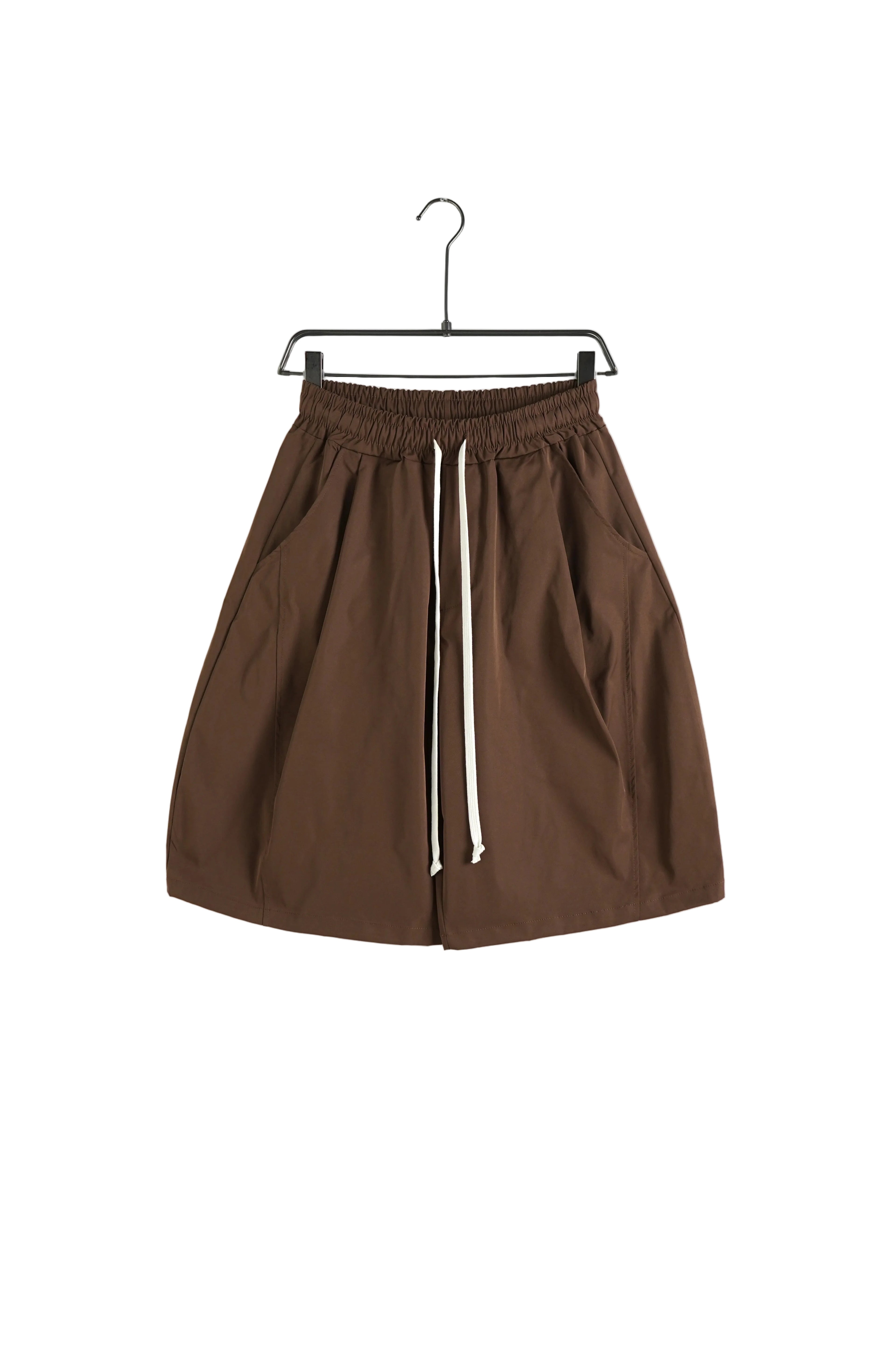 Pantaloni maro pământiu cu șnur lung și buzunare laterale