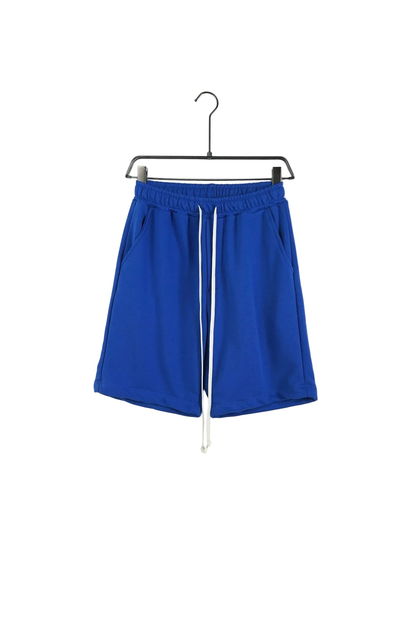 Pantaloni scurți unisex din bumbac albaștri, model confortabil cu șiret lung în talie, ideali pentru un look sport-casual.