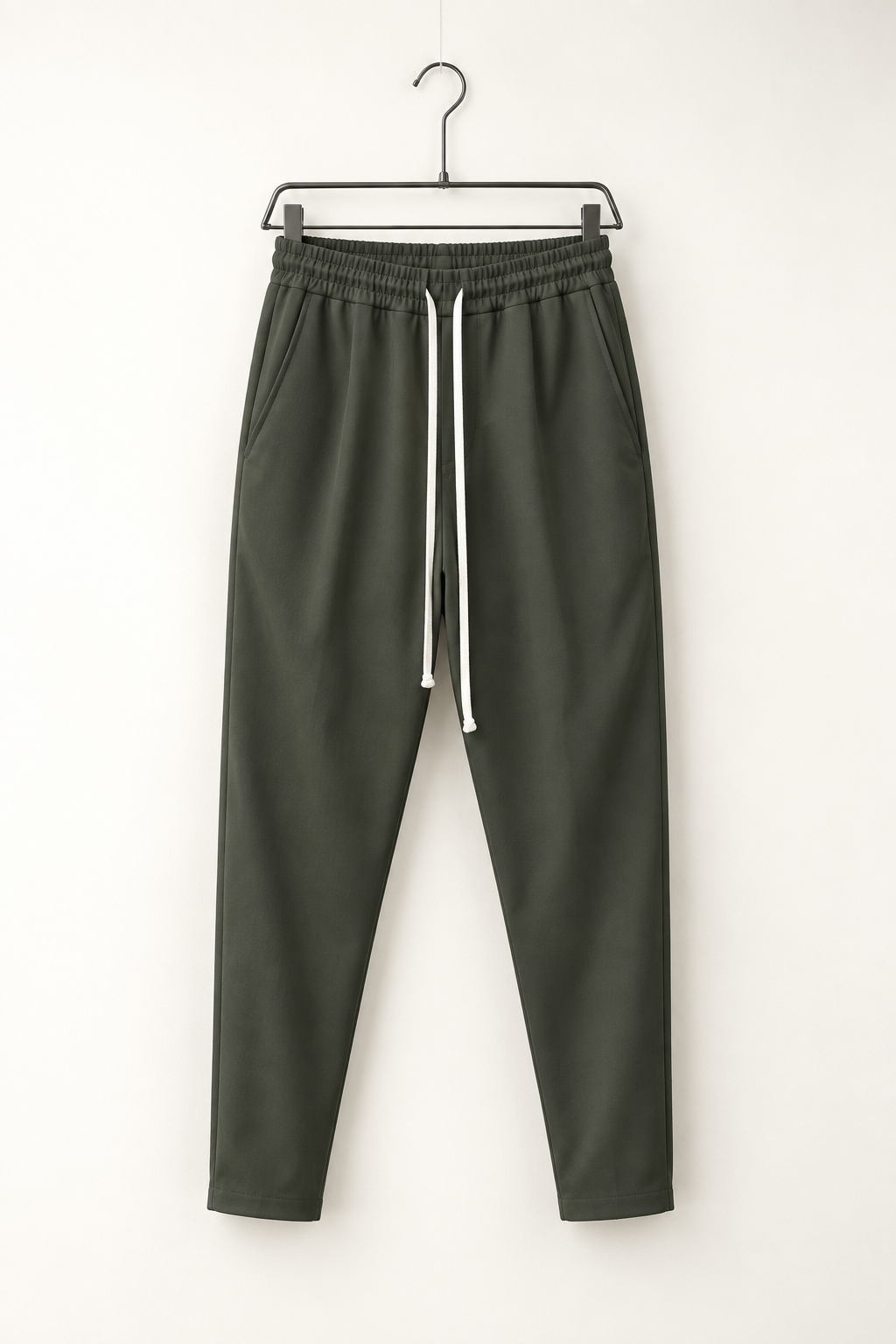 Pantaloni Slim Bărbați Verde Militar cu Șnur Lung – fotografie produs pe umeraș