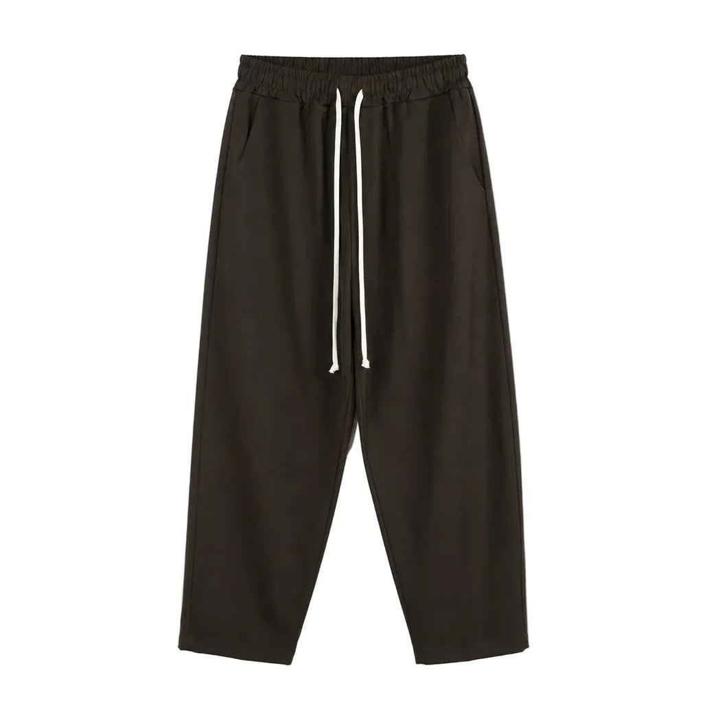 Pantaloni wide leg maro pentru bărbați, vedere frontală cu talie elastică