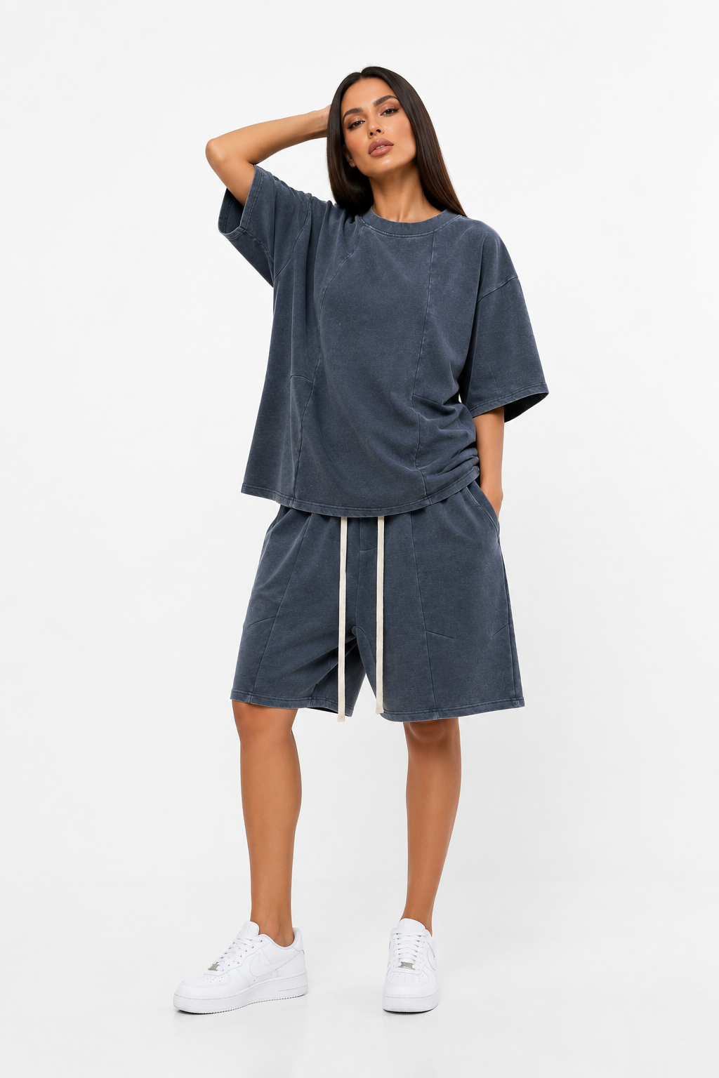 Set gri albăstrui cu șnur lung, stil casual modern și material confortabil.