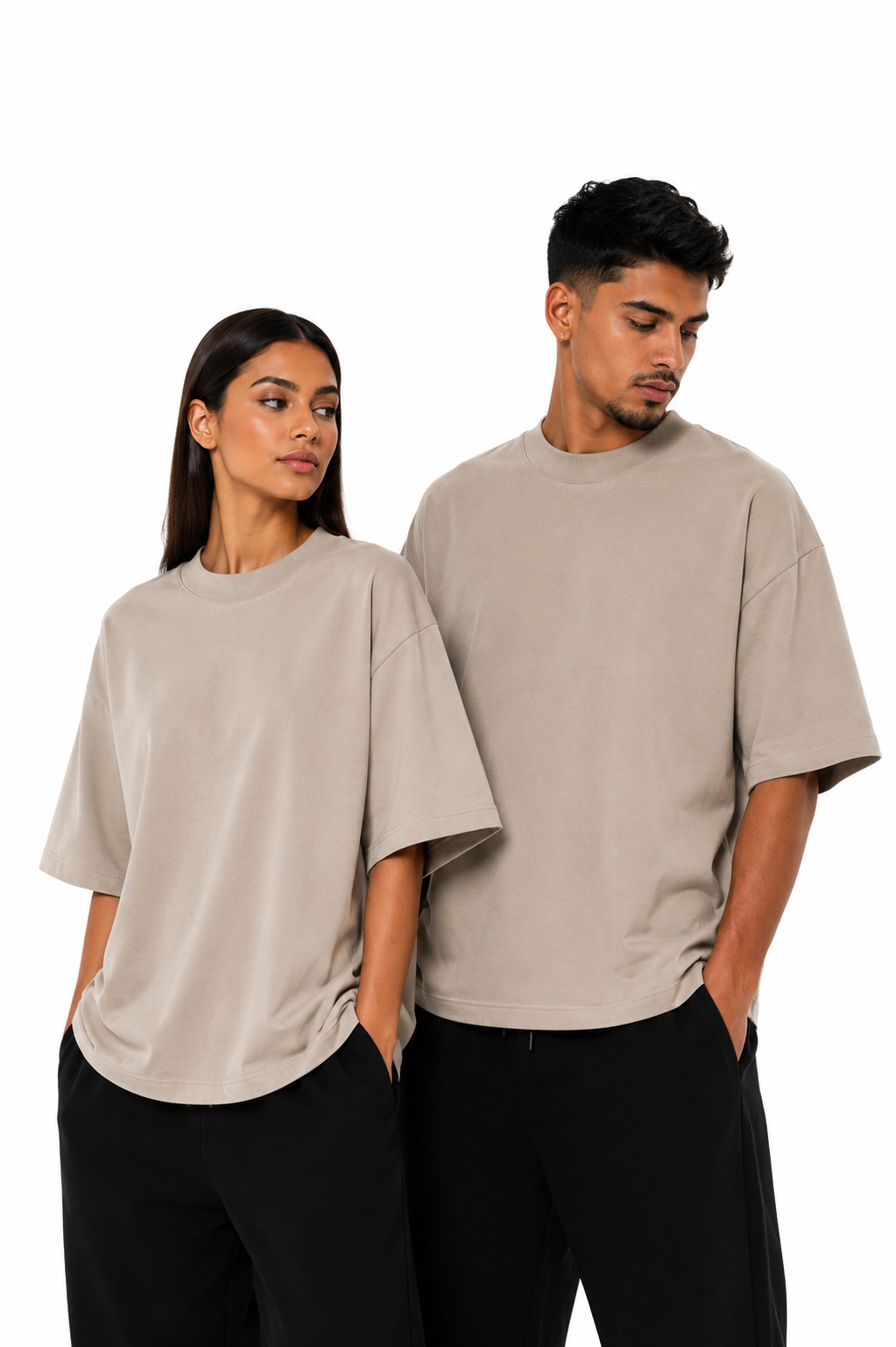 Tricou Apricot Unisex Atelier AXD din 100% bumbac premium, cu croială oversize și guler la bază.