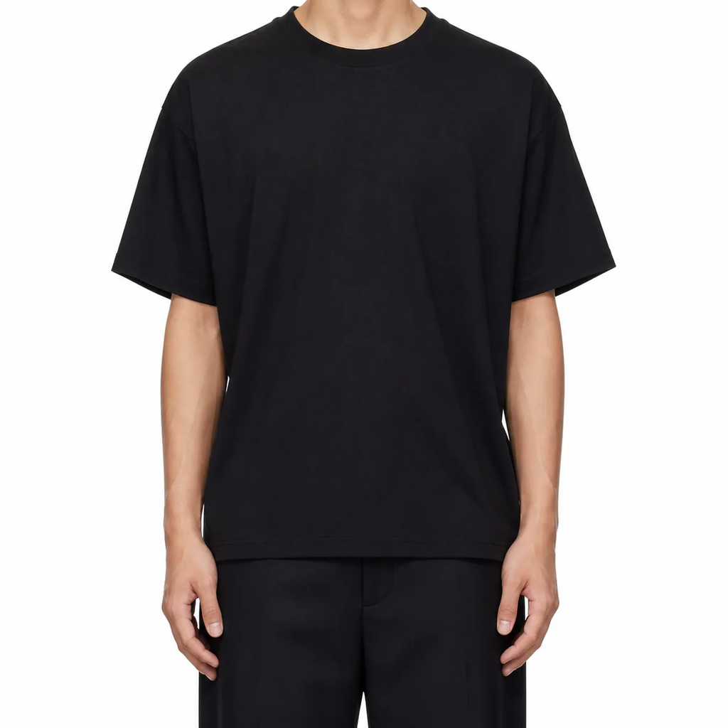 Tricou bărbați negru regular din 100% bumbac pe model