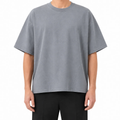 Tricou gri pentru bărbați din bumbac 100%, cu cusături decorative în partea de jos – Atelier AXD
