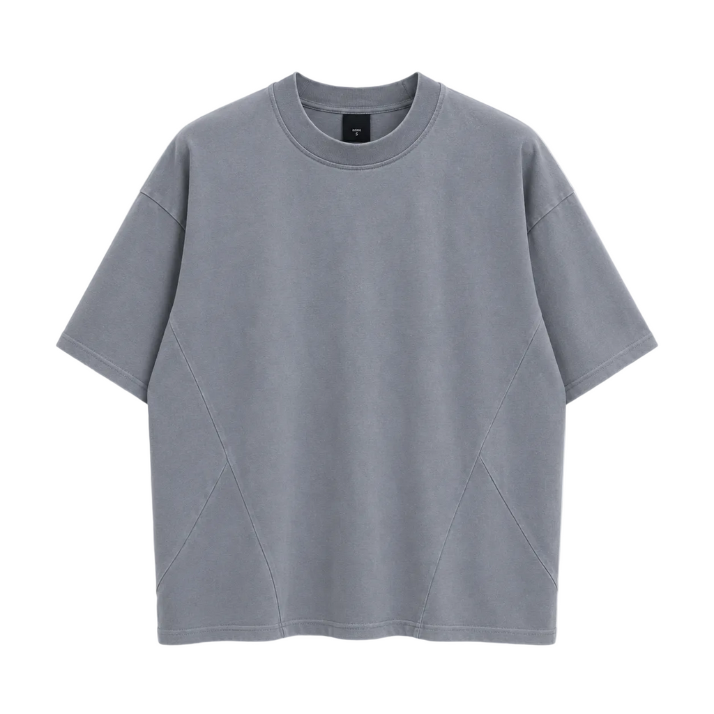Tricou din bumbac 100% pentru bărbați, culoare gri, cu finisaj modern și cusături speciale ornamentale în partea de jos.