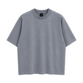Tricou din bumbac 100% pentru bărbați, culoare gri, cu finisaj modern și cusături speciale ornamentale în partea de jos.