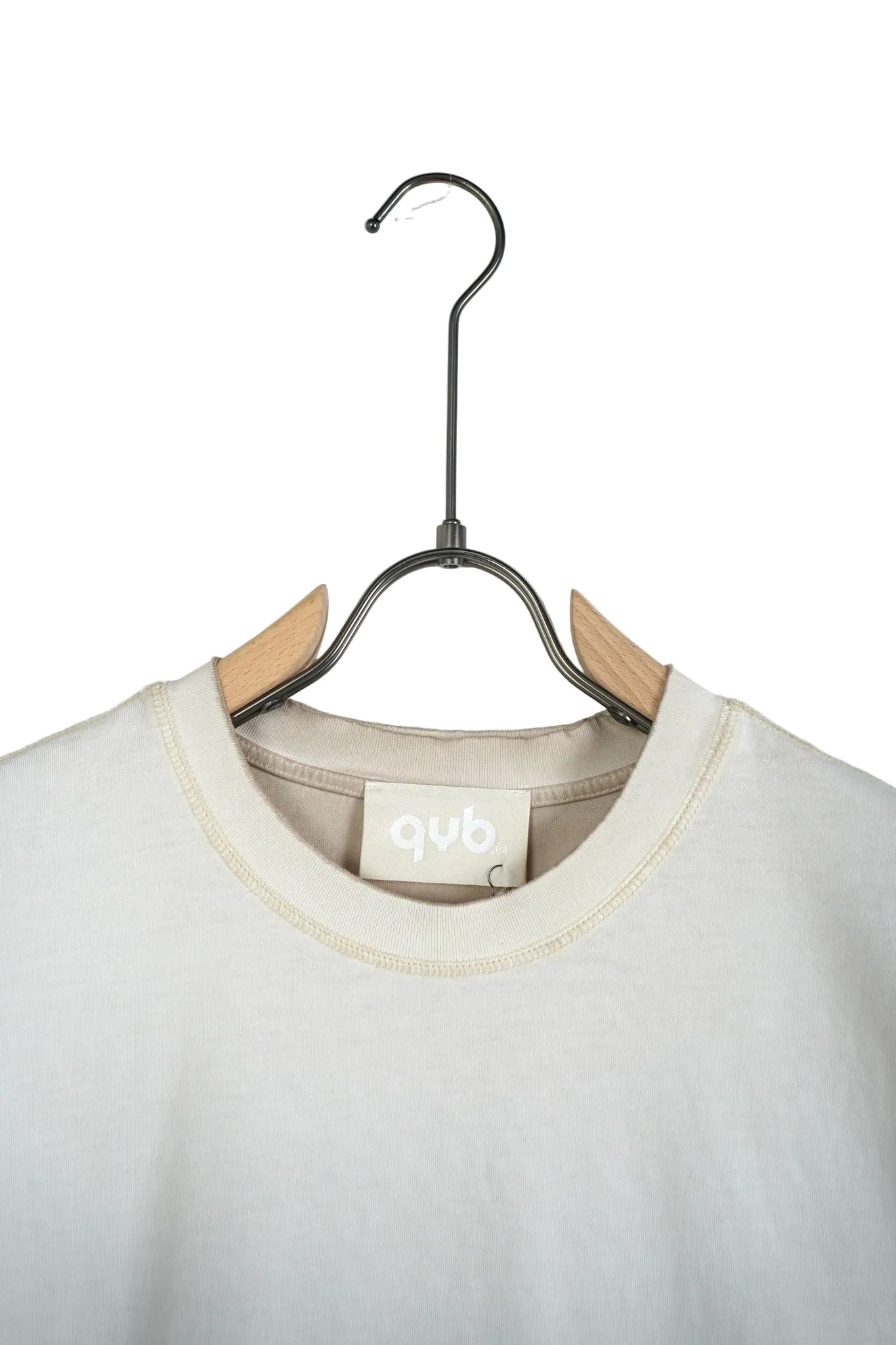 Tricou bărbați nuanță crem-beige cu detalii de uzură controlată, material bumbac premium, mărimi disponibile S-XL.