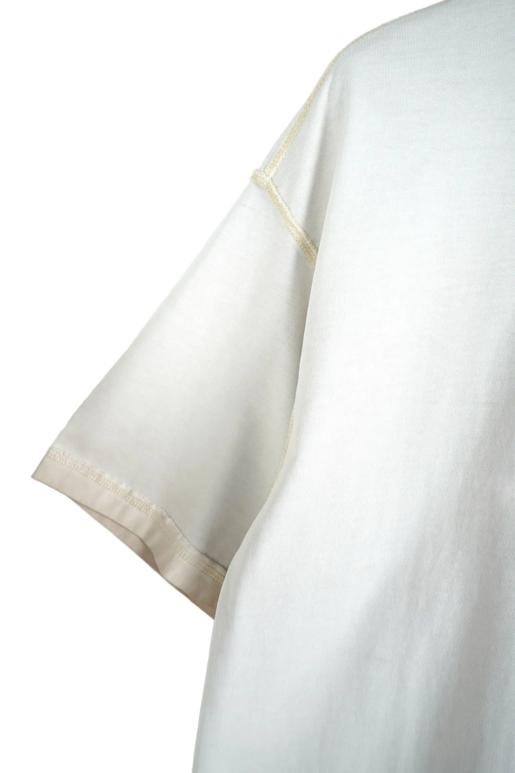 Tricou bărbați crem din bumbac premium cu textură uzată, design minimalist urban, ideal pentru layering în ținute streetwear